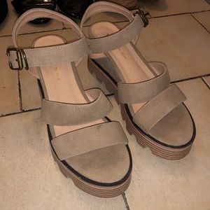(My $13 deals) tan wedge sandals size 36.5-37